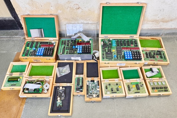 L 214 Computer/ Microprocessor embedded system lab